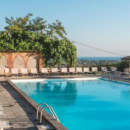 Ippotur Medieval Resort Castelnuovo Magra Kültér fotó