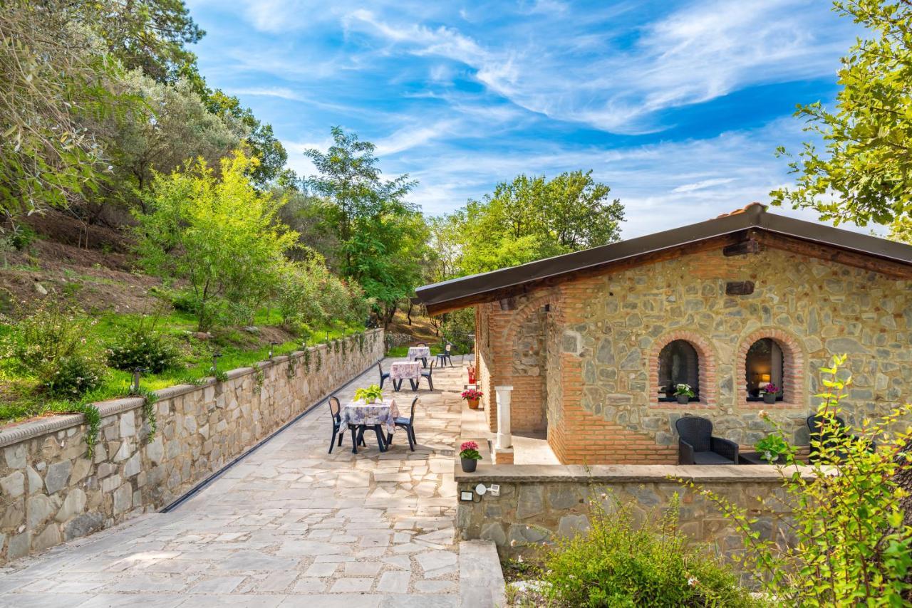 Ippotur Medieval Resort Castelnuovo Magra Kültér fotó