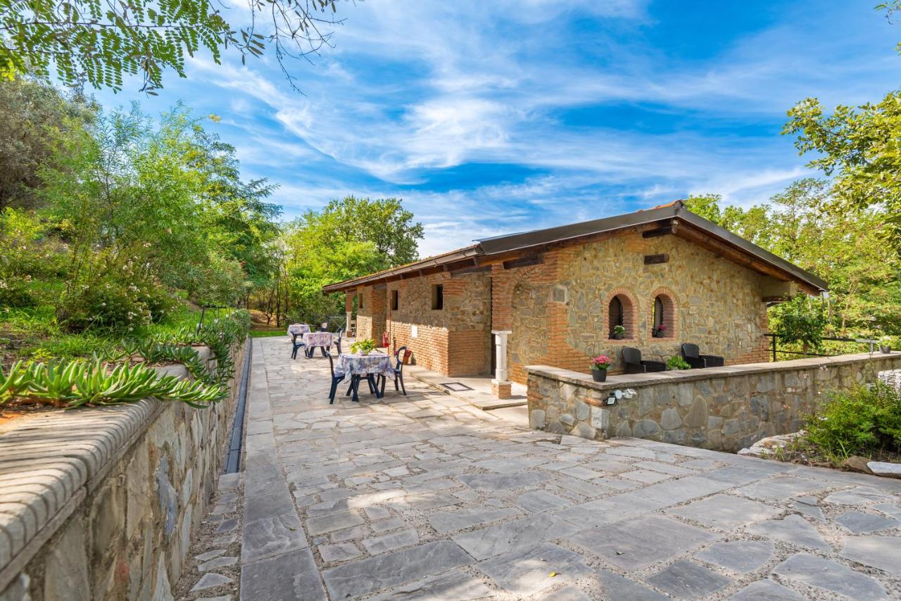 Ippotur Medieval Resort Castelnuovo Magra Kültér fotó