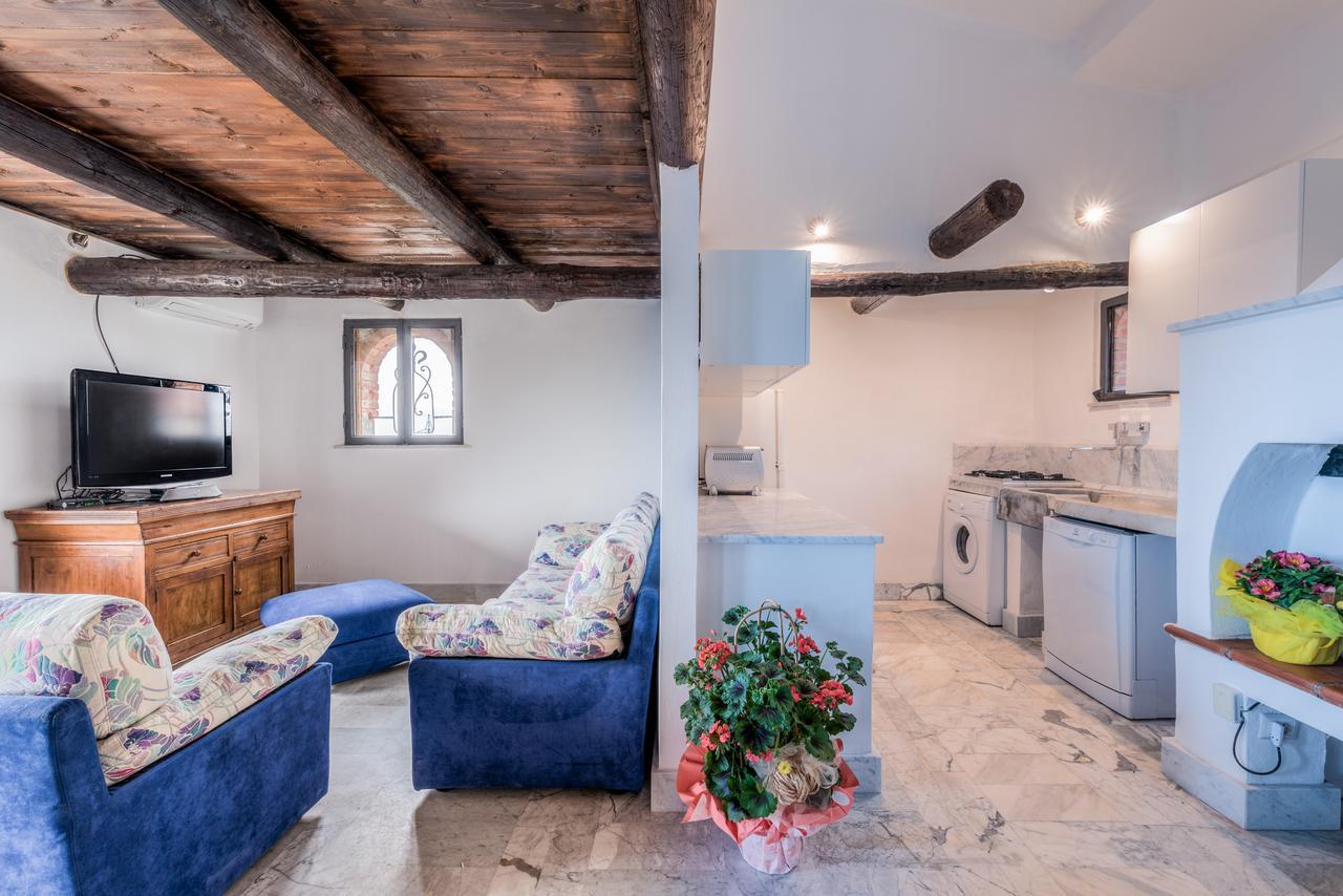 Ippotur Medieval Resort Castelnuovo Magra Kültér fotó