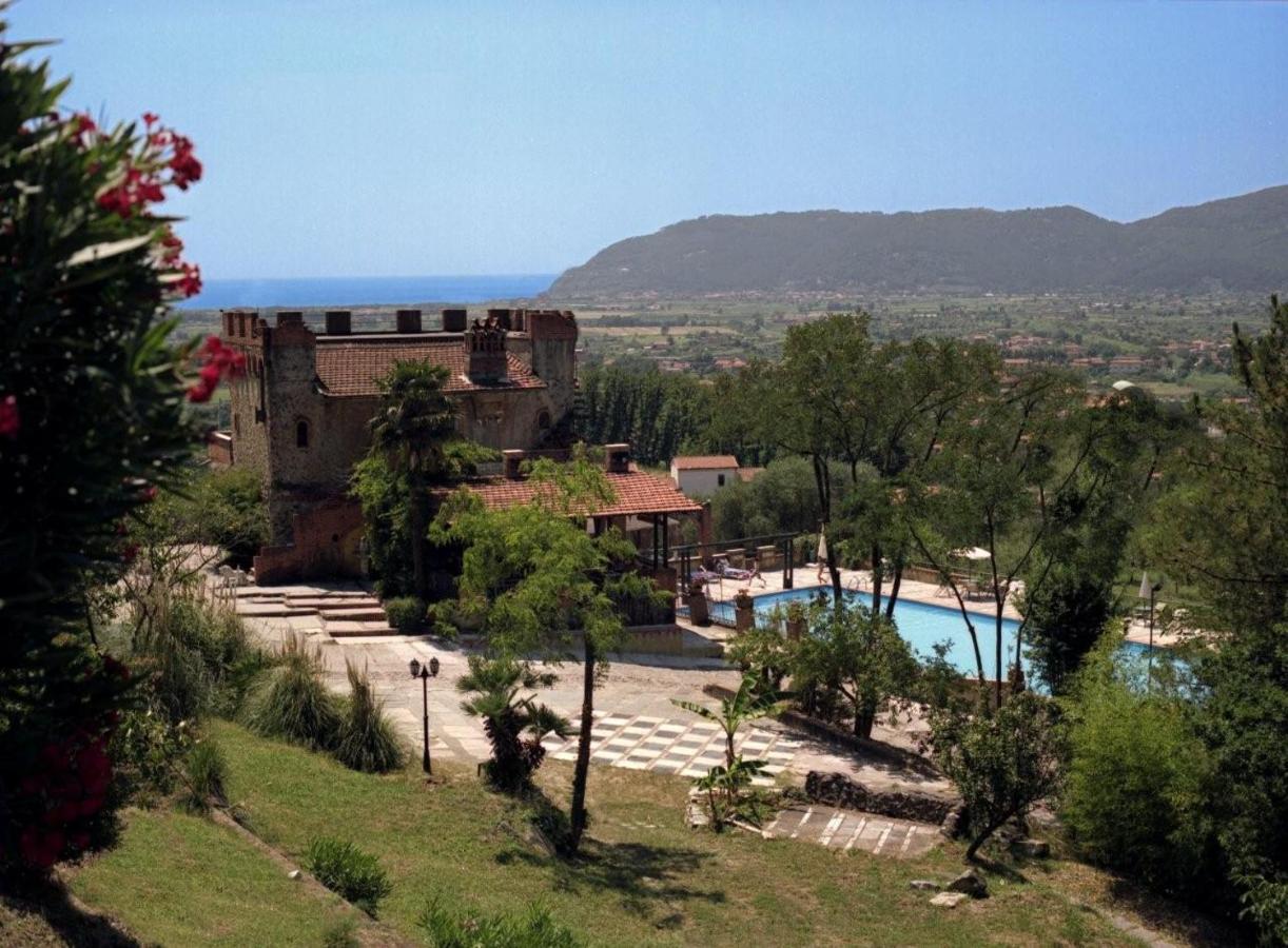Ippotur Medieval Resort Castelnuovo Magra Kültér fotó
